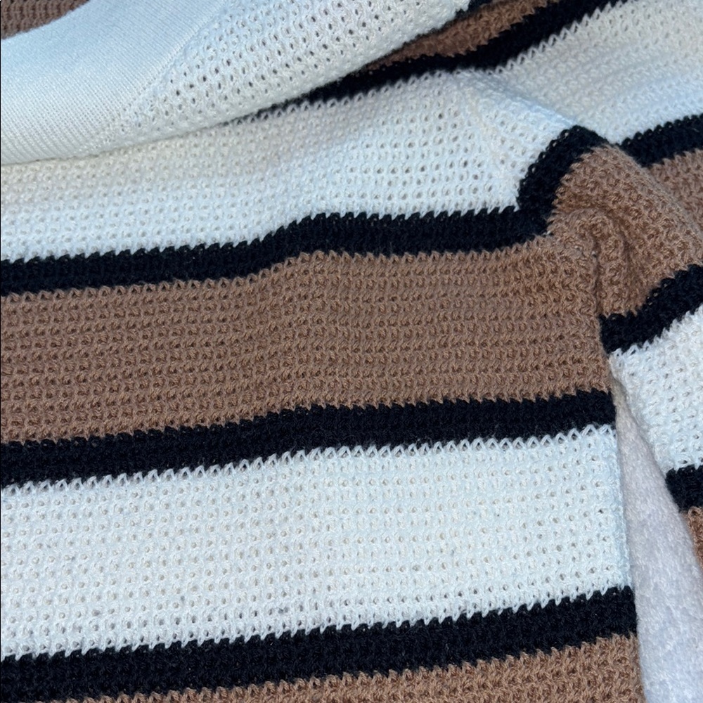 Market & Spruce Off-the-Shoulder Brown and White Sweater